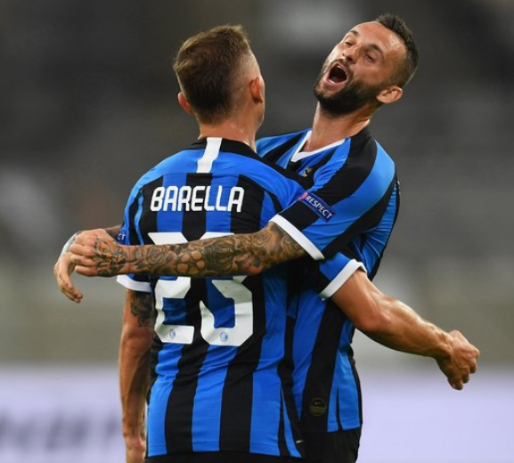 接班范戴克！曝利物浦求购德国主力中卫 多特开价5000万镑（曝利物浦欲斥5000万镑签德国主力中卫，被视为范戴克接班人，多特标价已定）