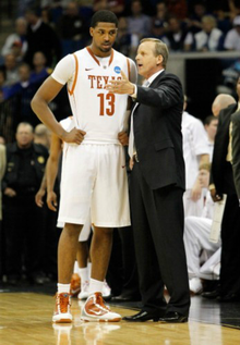 弗兰·加西亚两黄被罚下，阿隆索怒吼：别给我添乱！（弗兰·加西亚两黄变红遭逐，阿隆索怒吼：别再添乱！）