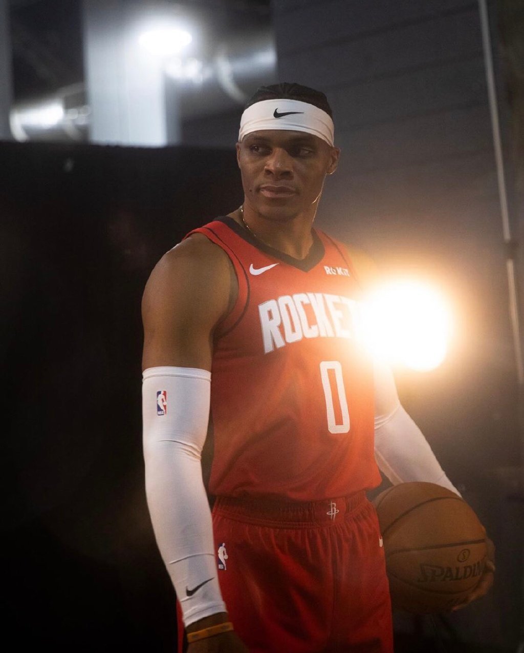 拳击：拳台之上的勇气与坚守（擂台之上：拳击的勇气与坚持）