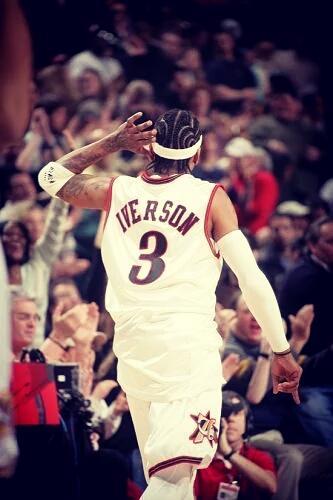 法甲半场：克瓦拉茨赫利亚、马尤鲁建功，巴黎暂2-0雷恩（法甲半场战报：克瓦拉茨赫利亚、马尤鲁破门，巴黎暂以2-0领先雷恩）