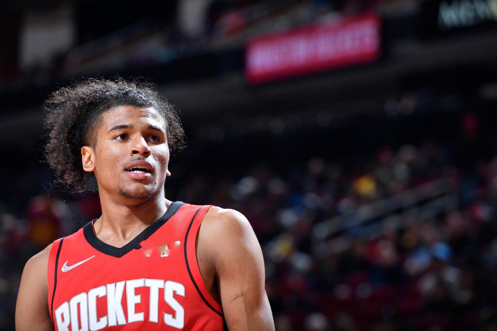 圣保罗官方：奥斯卡被确诊为迷走神经性晕厥，目前情况稳定（圣保罗官宣：奥斯卡确诊迷走神经性晕厥，情况稳定）